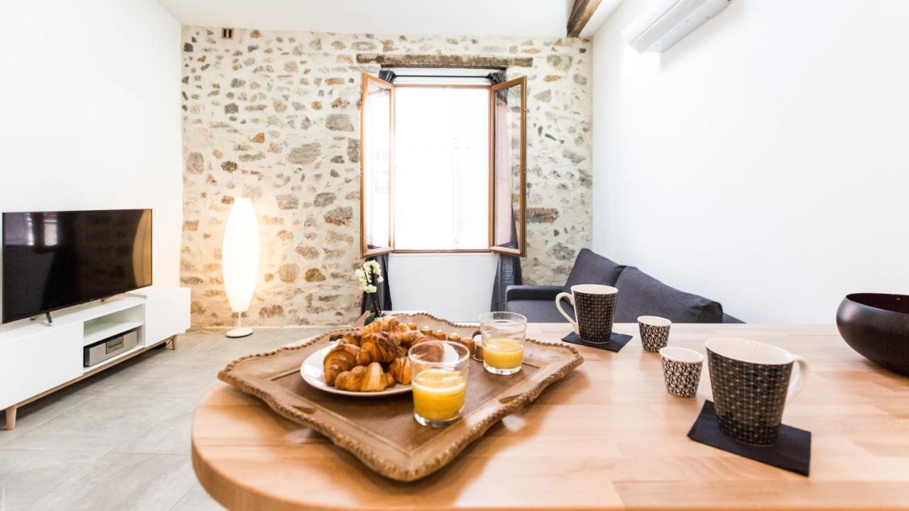 Appartement Au coeur du vieil Antibes et à 2 pas de la mer... Extérieur photo